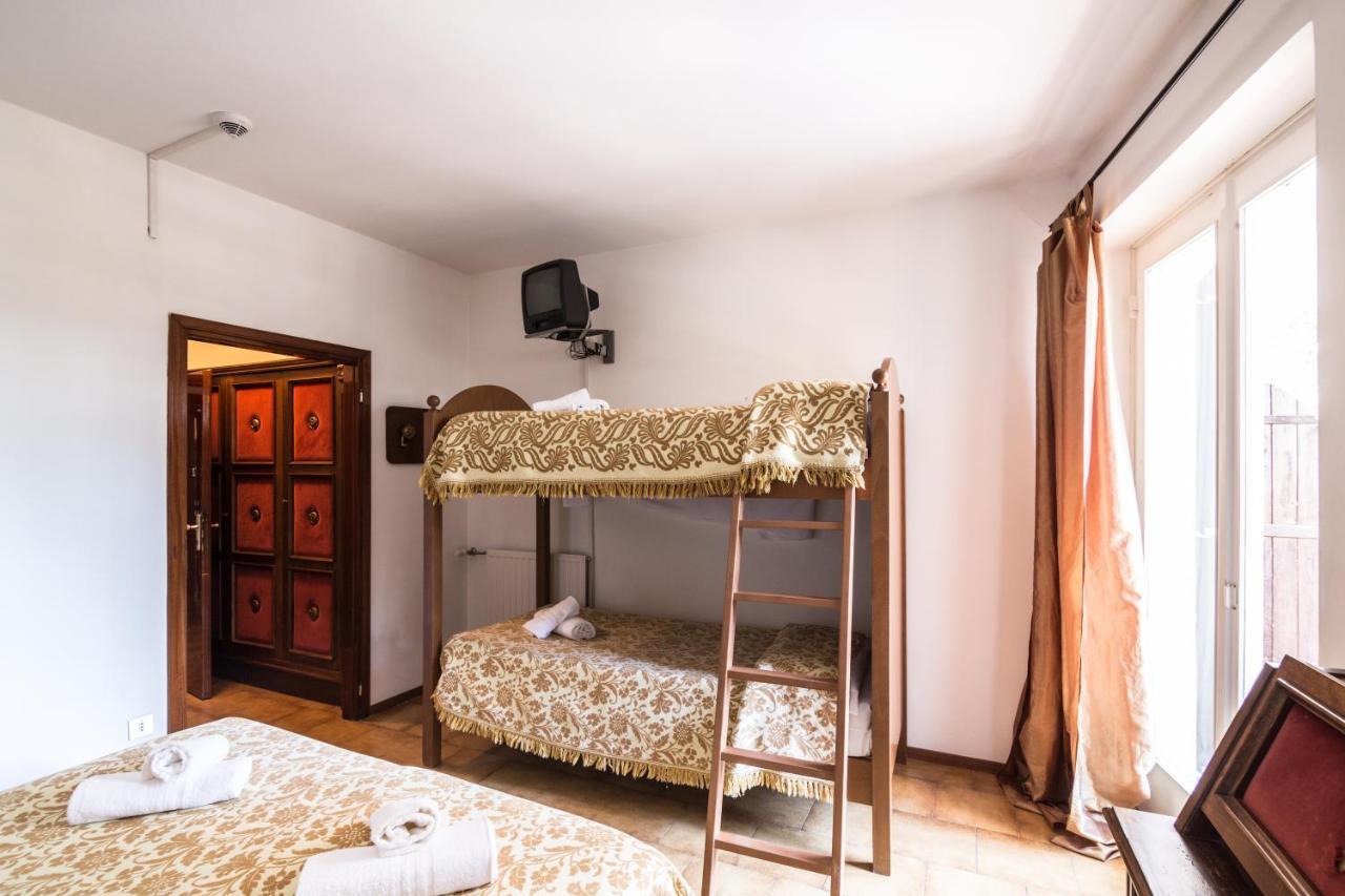 Hostel Il Pirata كافارينو الغرفة الصورة